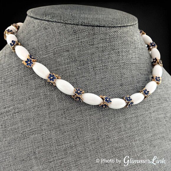 Vintage Crown Trifari Blue Enamel Floral Lucite Choker Necklace - Picture 2 of 9